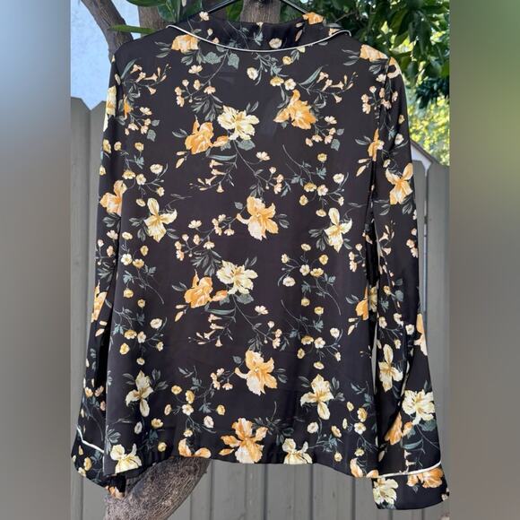 Forever 21 Contemporary Floral Pajama-Style Button Down – Black/Yellow Size L - Picture 3 of 5